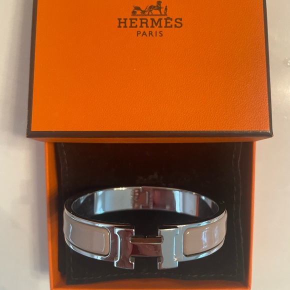 Hermes Clic H bracelet in Marron Glacé - MSRP $700 - Picture 1 of 11